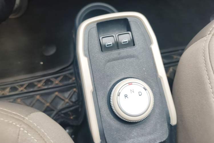Used Chery QQ Ice Cream 2022 Taohuanxi Sweet Peach Edition Gear Lever