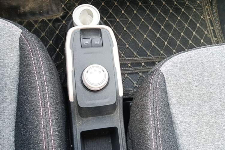Used Chery QQ Ice Cream 2022 170km Sundae Phosphate Lithium-Ion Gear Lever