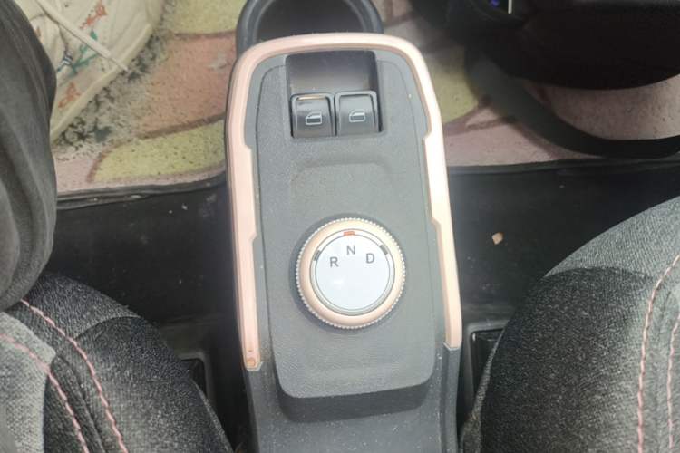 Used Chery QQ Ice Cream 2022 120km Conical Shape Lithium Iron Phosphate Gear Lever