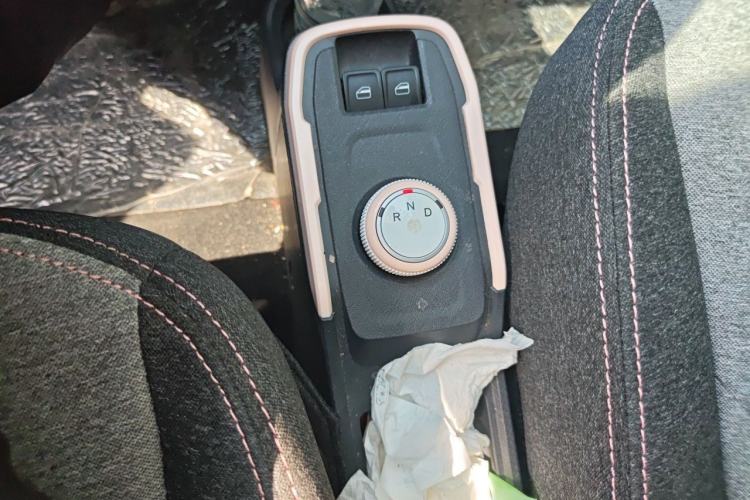 Used Chery QQ Ice Cream 2022 120km Conical Shape Lithium Iron Phosphate Gear Lever
