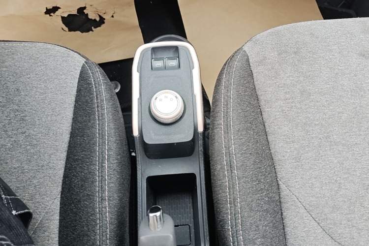 Used Chery QQ Ice Cream 2022 120km Conical Shape Lithium Iron Phosphate Gear Lever