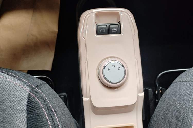Used Chery QQ Ice Cream 2022 Pudding Model Gear Lever