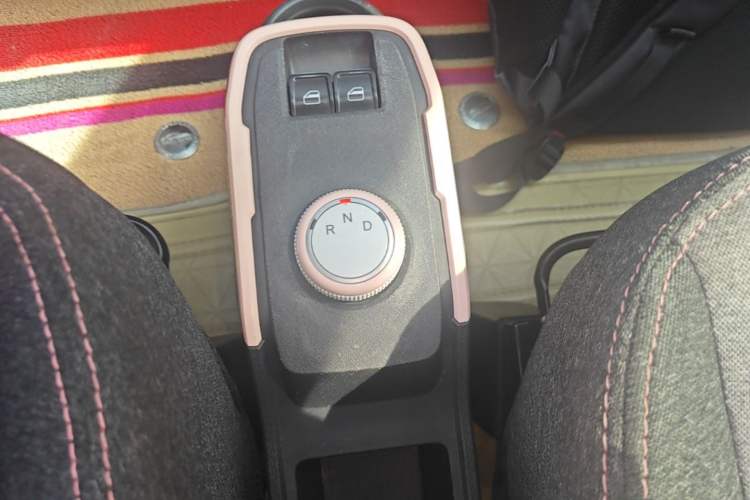 Used Chery QQ Ice Cream 2022 120km Conical Shape Lithium Iron Phosphate Gear Lever