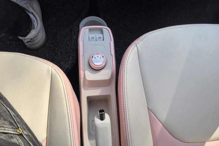 Used Chery QQ Ice Cream 2022 Taohuanxi Sweet Peach Edition Gear Lever