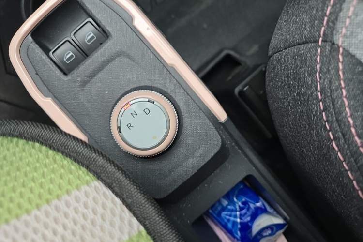 Used Chery QQ Ice Cream 2022 120km Conical Shape Lithium Iron Phosphate Gear Lever