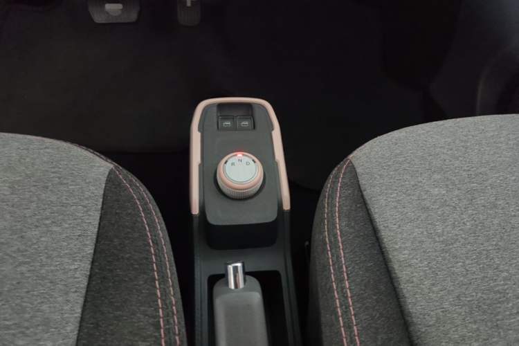 Used Chery QQ Ice Cream 2022 Pudding Model Gear Lever
