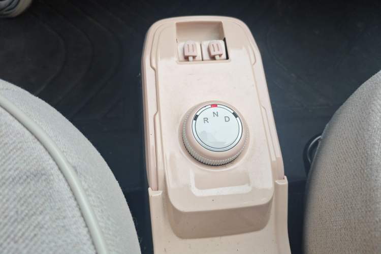 Used Chery QQ Ice Cream 2022 120km Conical Shape Lithium Iron Phosphate Gear Lever