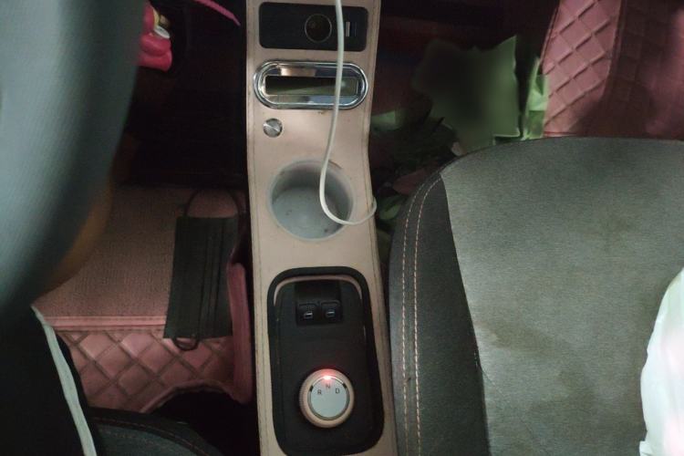 Used Chery QQ Ice Cream 2022 170km Sundae Phosphate Lithium-Ion Gear Lever