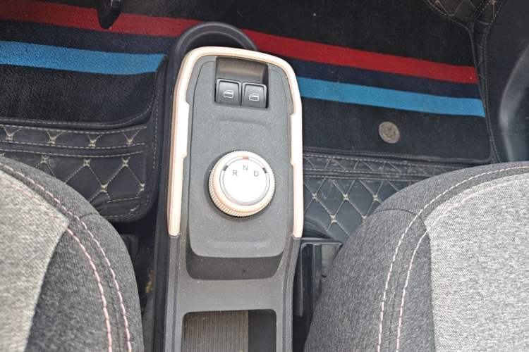 Used Chery QQ Ice Cream 2022 120km Conical Shape Lithium Iron Phosphate Gear Lever