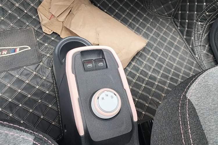 Used Chery QQ Ice Cream 2022 120km Conical Shape Lithium Iron Phosphate Gear Lever