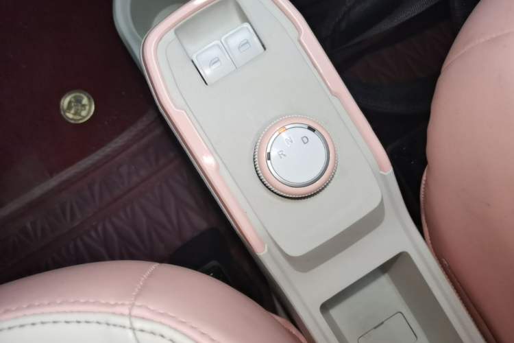Used Chery QQ Ice Cream 2022 Taohuanxi Sweet Peach Edition Gear Lever