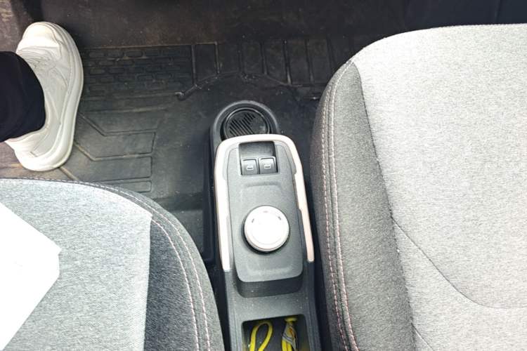 Used Chery QQ Ice Cream 2022 120km Conical Shape Lithium Iron Phosphate Gear Lever