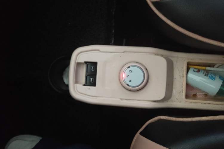 Used Chery QQ Ice Cream 2022 Taohuanxi Peach Edition Gear Lever