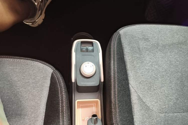 Used Chery QQ Ice Cream 2022 120km Conical Shape Lithium Iron Phosphate Gear Lever