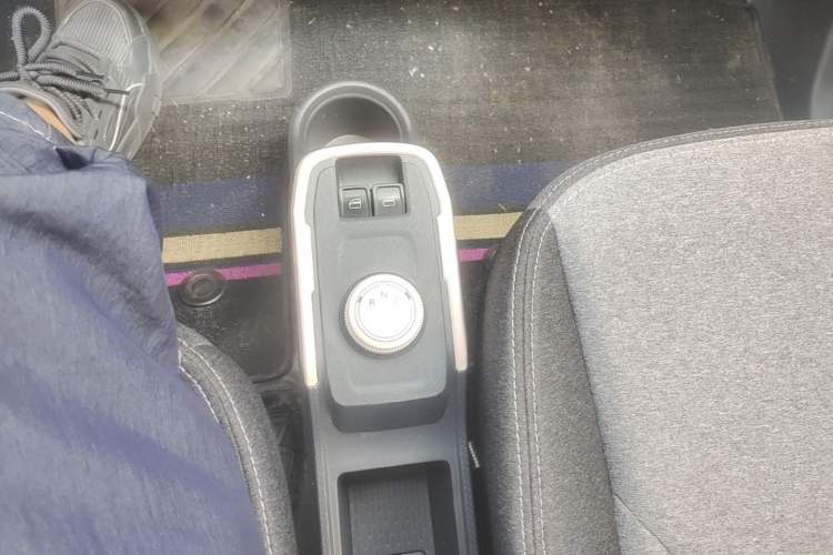Used Chery QQ Ice Cream 2022 170km Sundae Ternary Lithium Gear Lever