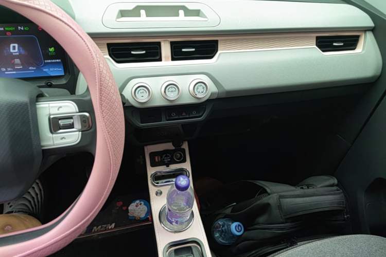 Used Chery QQ Ice Cream 2022 120km Conical Shape Lithium Iron Phosphate Audio And AC Panel