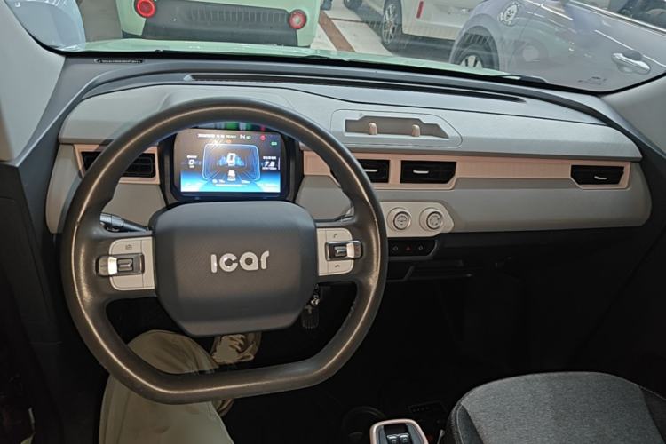 Used Chery QQ Ice Cream 2022 170km Sundae Phosphate Lithium-Ion Center Console