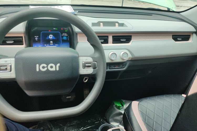 Used Chery QQ Ice Cream 2022 170km Sundae Phosphate Lithium-Ion Center Console