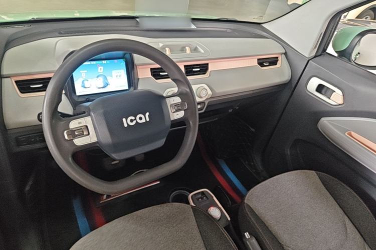 Used Chery QQ Ice Cream 2022 170km Sundae Phosphate Lithium-Ion Center Console