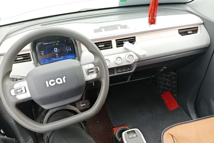 Used Chery QQ Ice Cream 2022 170km Sundae Phosphate Lithium-Ion Center Console