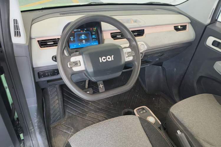 Used Chery QQ Ice Cream 2022 170km Sundae Phosphate Lithium-Ion Center Console