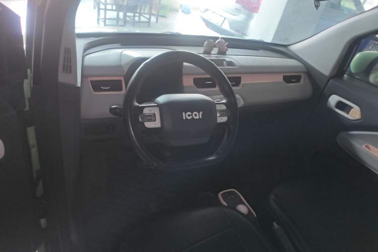 Used Chery QQ Ice Cream 2022 170km Sundae Phosphate Lithium-Ion Center Console
