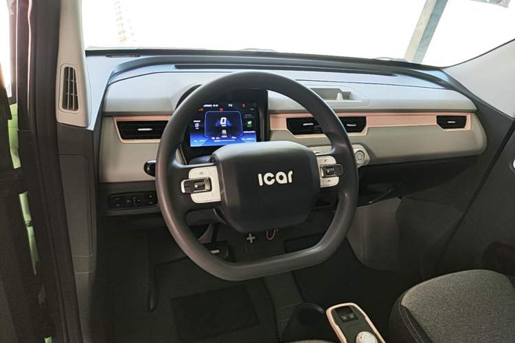 Used Chery QQ Ice Cream 2022 170km Sundae Ternary Lithium Center Console