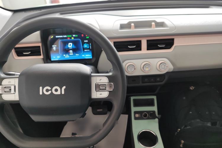 Used Chery QQ Ice Cream 2022 170km Sundae Phosphate Lithium-Ion Center Console