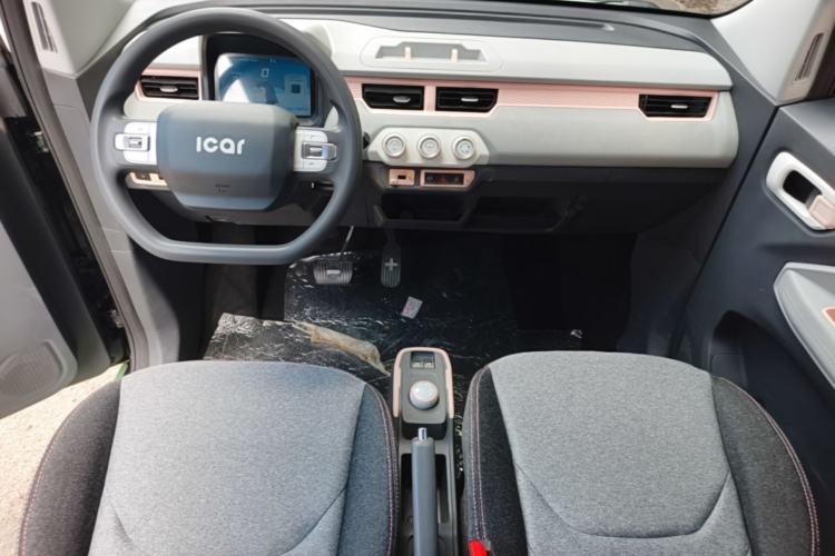 Used Chery QQ Ice Cream 2022 170km Sundae Ternary Lithium Center Console