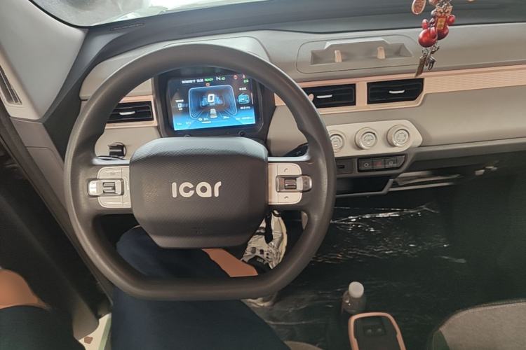 Used Chery QQ Ice Cream 2022 120km Conical Shape Lithium Iron Phosphate Center Console