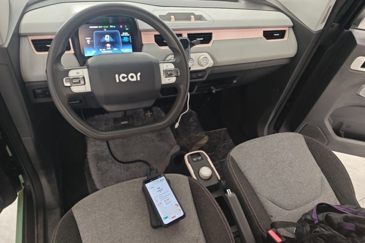 Used Chery QQ Ice Cream 2022 170km Sundae Phosphate Lithium-Ion Center Console