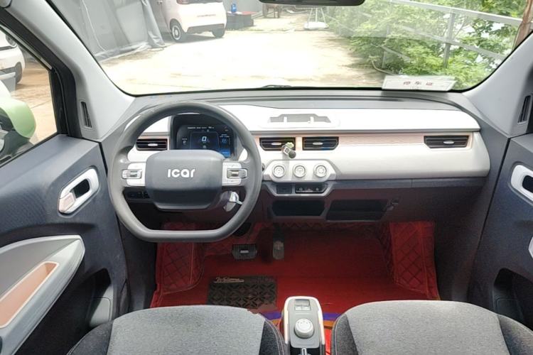 Used Chery QQ Ice Cream 2022 170km Sundae Phosphate Lithium-Ion Center Console