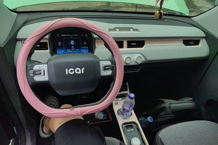 Used Chery QQ Ice Cream 2022 120km Conical Shape Lithium Iron Phosphate Center Console