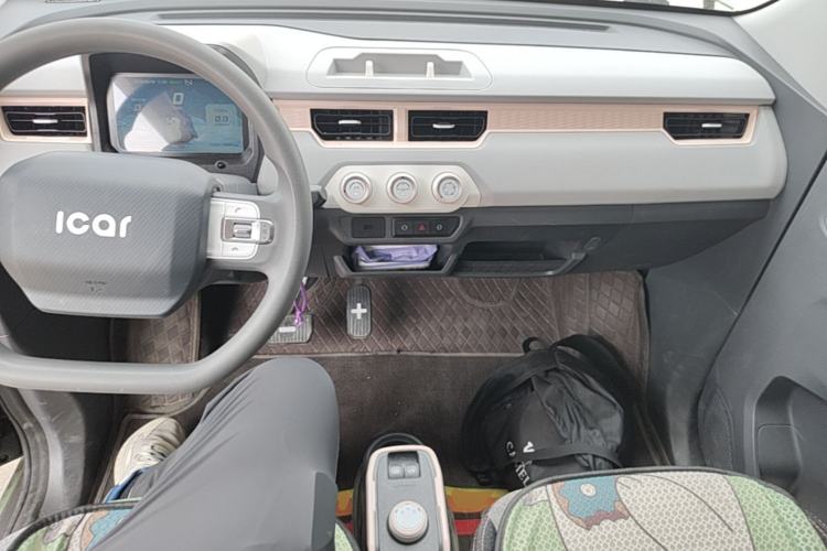 Used Chery QQ Ice Cream 2022 170km Sundae Phosphate Lithium-Ion Center Console