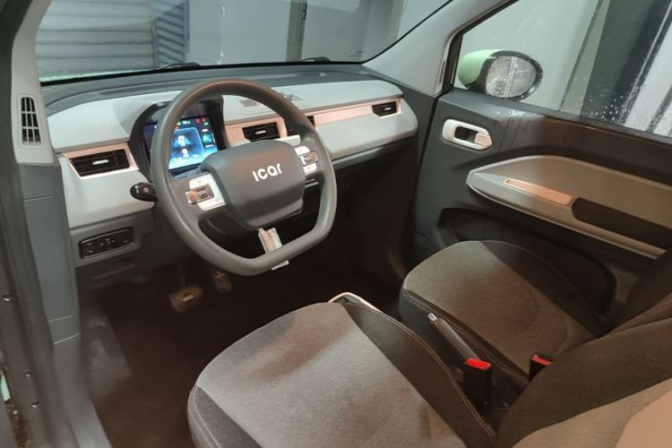 Used Chery QQ Ice Cream 2022 120km Conical Shape Lithium Iron Phosphate Center Console