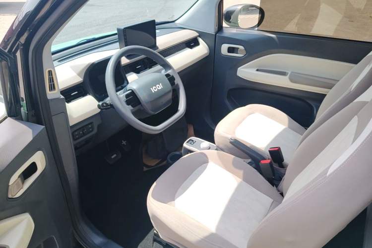 Used Chery QQ Ice Cream 2022 170km Sundae Phosphate Lithium-Ion Driver Seat