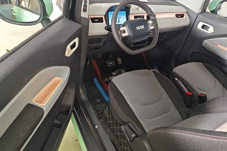 Used Chery QQ Ice Cream 2022 170km Sundae Phosphate Lithium-Ion Driver Seat