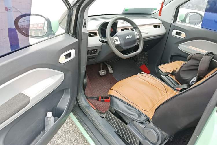 Used Chery QQ Ice Cream 2022 170km Sundae Phosphate Lithium-Ion Driver Seat