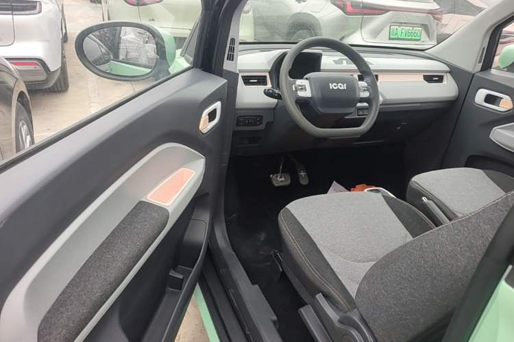 Used Chery QQ Ice Cream 2022 170km Sundae Phosphate Lithium-Ion Driver Seat