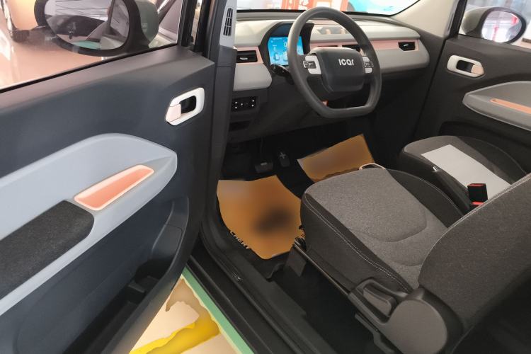 Used Chery QQ Ice Cream 2022 170km Sundae Phosphate Lithium-Ion Driver Seat