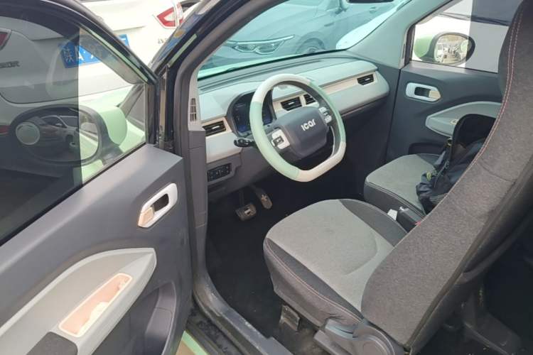 Used Chery QQ Ice Cream 2022 170km Sundae Phosphate Lithium-Ion Driver Seat