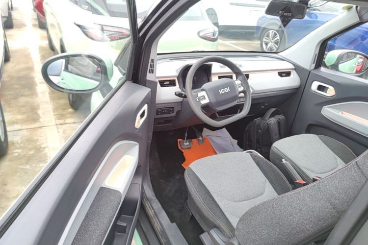 Used Chery QQ Ice Cream 2022 170km Sundae Phosphate Lithium-Ion Driver Seat