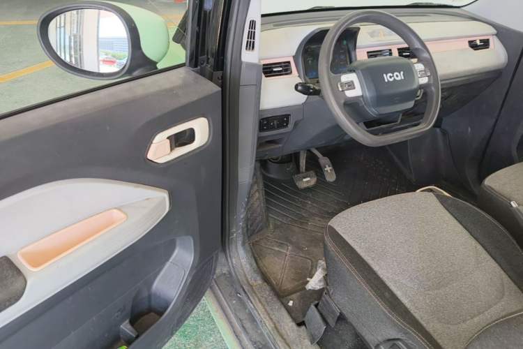 Used Chery QQ Ice Cream 2022 170km Sundae Phosphate Lithium-Ion Driver Seat