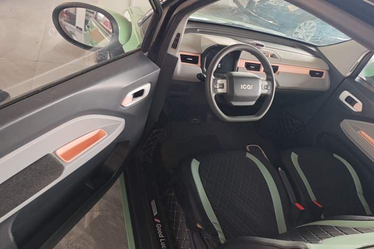 Used Chery QQ Ice Cream 2022 170km Sundae Phosphate Lithium-Ion Driver Seat