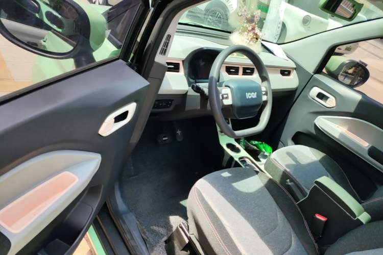 Used Chery QQ Ice Cream 2022 170km Sundae Phosphate Lithium-Ion Driver Seat