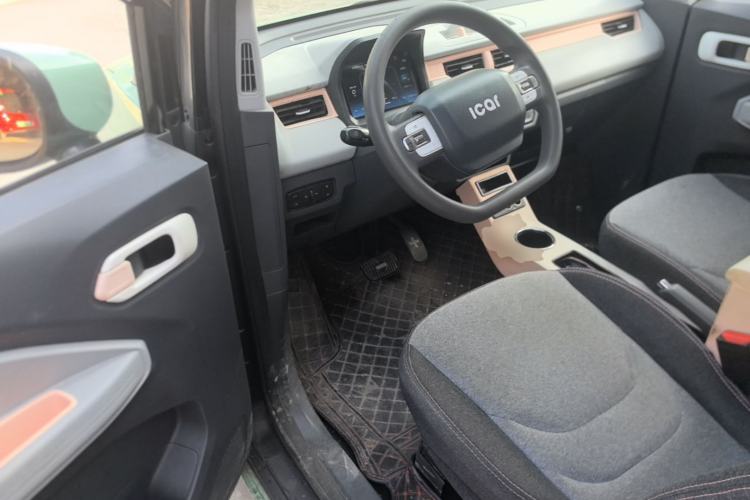 Used Chery QQ Ice Cream 2022 120km Conical Shape Lithium Iron Phosphate Driver Seat