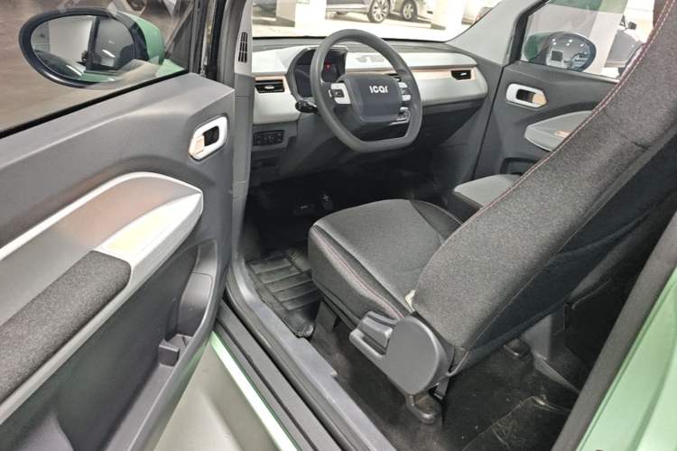 Used Chery QQ Ice Cream 2022 170km Sundae Phosphate Lithium-Ion Driver Seat
