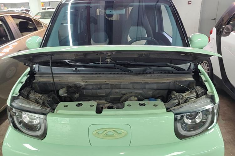 Used Chery QQ Ice Cream 2022 170km Sundae Phosphate Lithium-Ion Engine Bay
