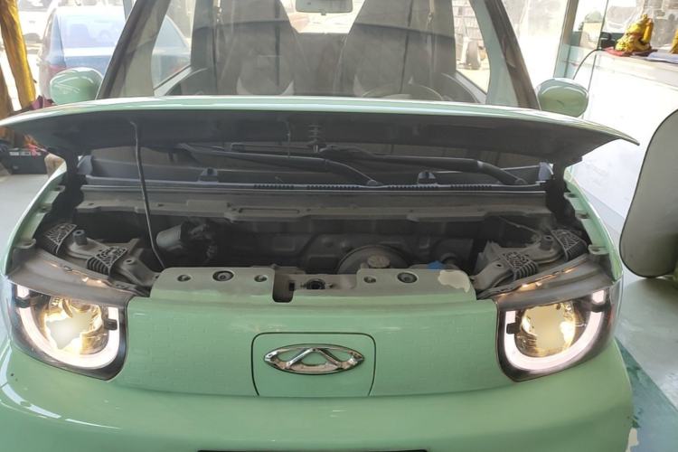 Used Chery QQ Ice Cream 2022 170km Sundae Phosphate Lithium-Ion Engine Bay