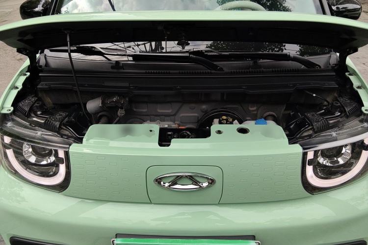 Used Chery QQ Ice Cream 2022 170km Sundae Phosphate Lithium-Ion Engine Bay
